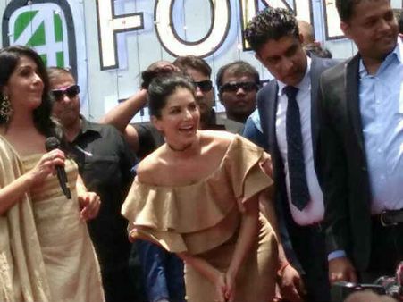 സണ്ണി ലിയോണിന് കാവലൊരുക്കാന്‍ 8 സായുധ കമാന്‍ഡോകള്‍... 50 അംഗരക്ഷകര്‍!!! എന്നിട്ടും സംഭവിച്ചത്...