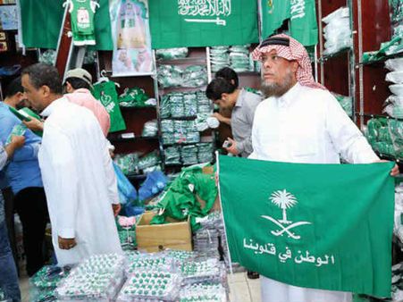 ആകാശത്ത് കുട വിരിയിച്ച് സൗദി; 17 നഗരങ്ങള്‍, 27 ആഘോഷം, ജിസിസി മിന്നിത്തിളങ്ങുന്നു