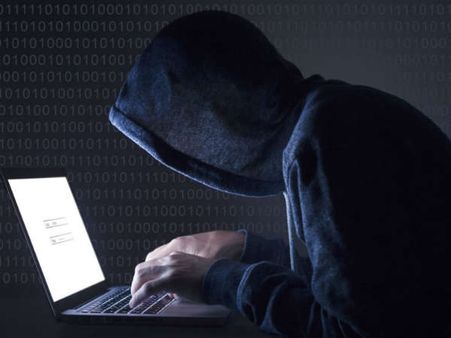 പ്രതിരോധ രഹസ്യം നൽകണം, നഗ്നചിത്രം പ്രചരിപ്പിക്കും; ഉദ്യോഗസ്ഥയെ ഭീഷണിപ്പെടുത്തിയ പാക് ചാരൻ പിടിയിൽ