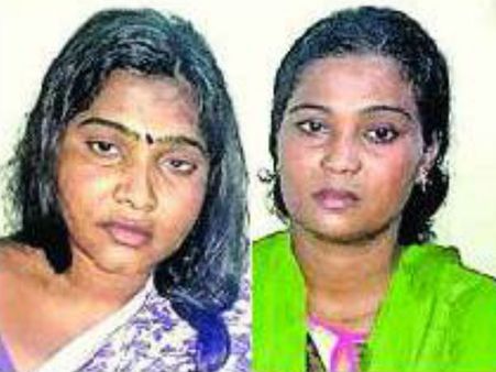 കണ്ടാൽ ഡീസന്റ് പാർട്ടീസ്! ഈ സഹോദരിമാർ പഠിച്ച കള്ളികൾ! ചെങ്ങന്നൂരിൽ നാട്ടുകാർ ഓടിച്ചിട്ട് പിടിച്ചു...