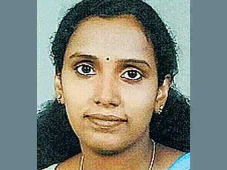 വിവാഹം കഴിഞ്ഞ് ഒരുമാസം! സിആർപിഎഫ് ഡ്രൈവറുടെ ഭാര്യ കിടപ്പുമുറിയിൽ തൂങ്ങിമരിച്ചു; ദുരൂഹതയെന്ന്...