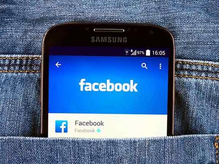 ഫേസ്ബുക്ക് ട്രാന്‍സ്ലേഷനില്‍ ഇനി മലയാളവും: സുക്കറണ്ണന്‍റെ തന്ത്രം മലയാളികളെ പോക്കറ്റിലാക്കാന്‍!!