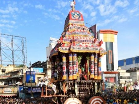 ക്ഷേത്രത്തില്‍ അര്‍ദ്ധ നഗ്നരായ പെണ്‍കുട്ടികള്‍; റിപ്പോര്‍ട്ട് പുറത്തുവിട്ട മാധ്യമത്തിന് ഭീഷണി