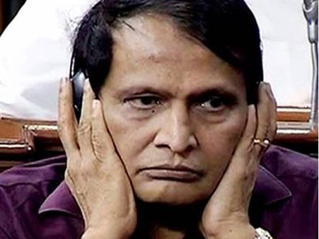 മന്ത്രിസഭാ പുനസ്സംഘടനയ്ക്ക് മുന്നോടിയായി മോദി സര്‍ക്കാറില്‍ നിന്നും കൂട്ട രാജി