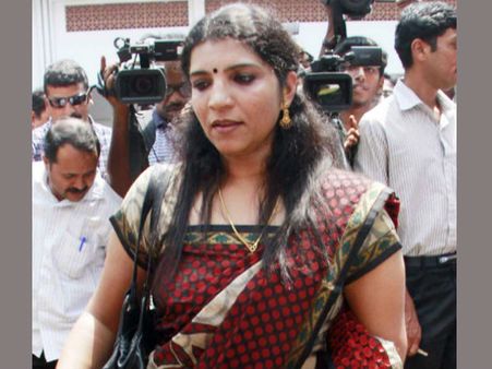 ഉമ്മന്‍ ചാണ്ടി ചൂഷണം ചെയ്തു; എപ്പോള്‍? എവിടെവെച്ചെന്ന് വെളിപ്പെടുത്തി സരിത