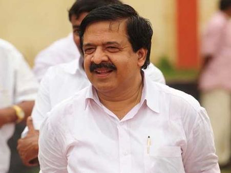 സോളാര്‍ കേസ്; ചെന്നിത്തല പിടിമുറുക്കുന്നു; പ്രതിരോധിക്കാനാകാതെ ഉമ്മന്‍ ചാണ്ടി