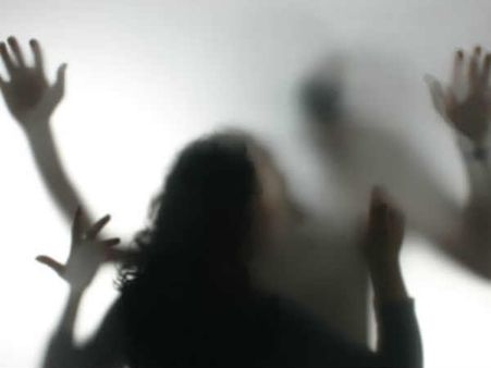 തട്ടിക്കൊണ്ടു പോയി പീഡിപ്പിച്ചു, പരാതി പിന്‍വലിച്ചില്ലെങ്കില്‍ വീണ്ടും.. പെണ്‍കുട്ടി ചെയ്തത്