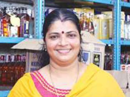 ബിവറേജസുകളില്‍ ഇനി വള കിലുങ്ങും... ആദ്യ നിയമനം എറണാകുളത്ത്