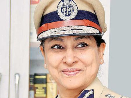 കസബിനെ തുക്കിലേറ്റിയത് മറക്കാനാവത്ത സംഭവം; മുകളിൽ നിന്ന് സമ്മർദം, വെളിപ്പെടുത്തലുമായി മുൻ ജയിൽ ഐജി