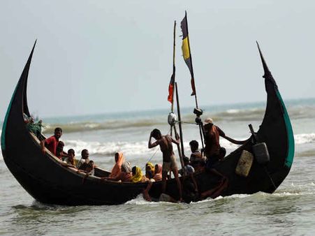 റോഹിങ്ക്യകൾ സഞ്ചരിച്ച ബോട്ട് മുങ്ങി 12 മരണം; നിരവധിപേരെ കാണാനില്ല, അപകട കാരണം അവർ തന്നെ