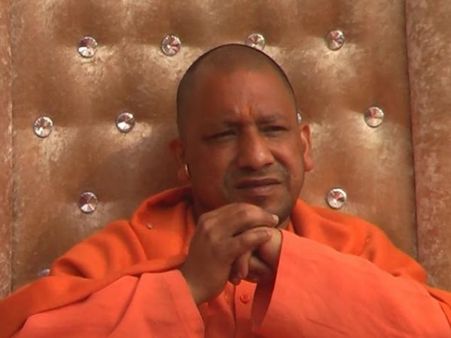 ജ്യേഷ്ഠന്‍ യുപി മുഖ്യമന്ത്രി അനുജൻ അതിര്‍ത്തി കാക്കുന്ന സൈനികൻ, യോഗിയുടെ കുടുംബ ചിത്രം ഇങ്ങനെ...