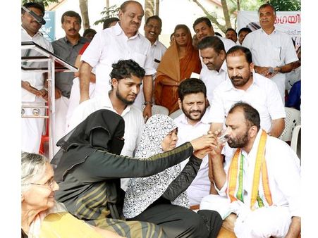 ഗെയില്‍സമരം വിജയം കണ്ടേ മടങ്ങുവെന്ന് മലപ്പുറം ഡിസിസി പ്രസിസന്റ് വിവി പ്രകാശ്, ഉപവാസം അവസാനിപ്പിച്ചു