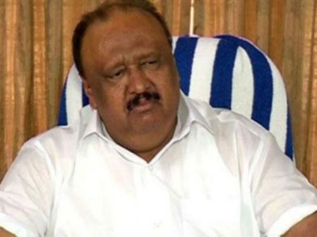 എല്ലാ കണ്ണും ഹൈക്കോടതിയിലേക്ക്... നാലു കേസുകള്‍ പരിഗണിക്കും, തോമസ് ചാണ്ടിക്ക് വിധിദിനം