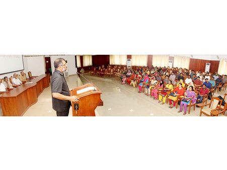 കാലിക്കറ്റ് സര്‍വകലാശാലയിലെ 60 പുതിയ ജീവനക്കാര്‍ക്ക് പരിശീലനം