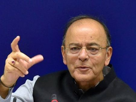 റസ്‌റ്റോറന്റുകളുടെ ജിഎസ്ടി നിരക്ക് അഞ്ച് ശതമാനമാക്കി, ഭക്ഷണത്തിന് വില കുറയും