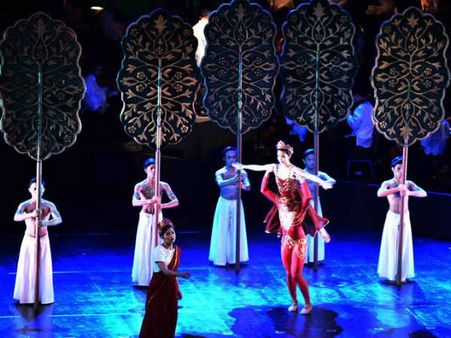 ഭാരതത്തിന്റെ പൈതൃകം വാനോളമുയർത്തി, ആസിയാന്‍ ഉദ്ഘാടന വേദിയില്‍ രാമായണം