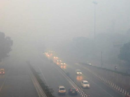 ദില്ലിയിൽ അന്തരീക്ഷ മലിനീകരണം കടുക്കുന്നു, നിർമ്മാണ പ്രവർത്തനങ്ങൾക്ക് നവംബർ 14 വരെ വിലക്ക്