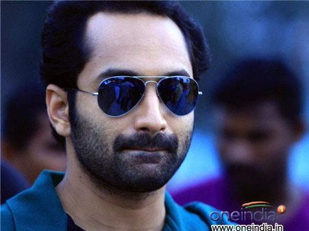 ഫഹദ് ഫാസിലിന്റെ ഒറ്റ കാർ മാത്രം; പക്ഷേ അവിടെയുള്ള പത്ത് 'പോണ്ടിച്ചേരി കാറുകൾ'... പണികൊടുക്കാനുറച്ച്