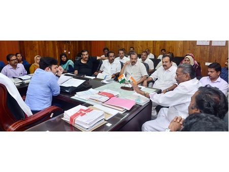 മലപ്പുറം കലക്ടര്‍: ഗെയില്‍ പദ്ധതി നടപ്പാക്കുക ഭൂവുടമകളെയും ജനപ്രതിനിധികളെയും ബോധ്യപ്പെടുത്തിയശേഷം..