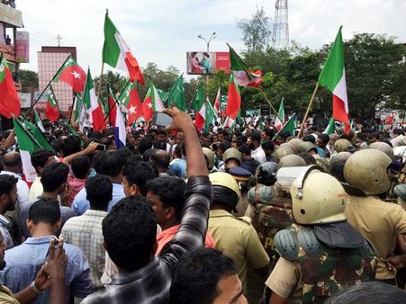 ഗെയില്‍ വിരുദ്ധ ജനകീയ സമര സമിതി മലപ്പുറം കലക്‌ട്രേറ്റിലേക്ക് മാര്‍ച്ച് നടത്തി