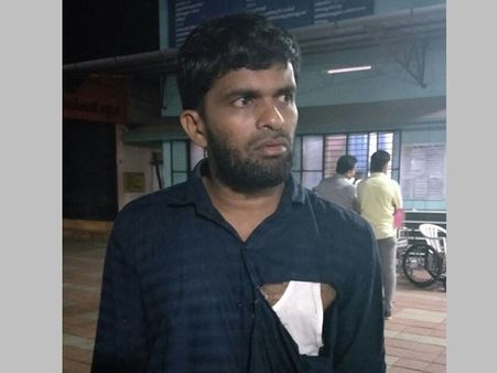 പോലീസുകാരനും ഭാര്യക്കും നേരെ ഗുണ്ടാ അക്രമണം, ഭാര്യയുടെ കൈപിടിച്ച് തിരിച്ച് തള്ളിയിട്ടു, പണംകവര്‍ന്നു