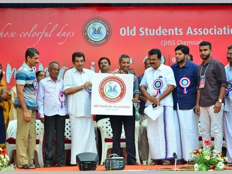 ഓര്‍മ്മകളുടെ കുളിര്‍മ്മയുമായി അവര്‍ ഒത്തുകൂടി; 'ലാ മെമ്മോറിയ' നവ്യാനുഭവമായി