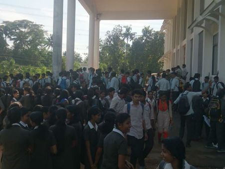 കേരളത്തിലെ ബിടെക്ക് വിദ്യാര്‍ത്ഥികള്‍ തെരുവില്‍! വാശി പിടിച്ച് വിസി! കോളേജുകളില്‍ അദ്ധ്യയനം മുടങ്ങി