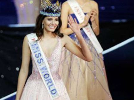 മാനുഷിയുടെ വിജയത്തിനു പിന്നിൽ മോദിയുടെ ബേട്ടി ബച്ചാവോ ബേട്ടി പഠാവോ, ഹരിയാന മന്ത്രിയുടെ പോസ്റ്റ്