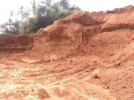 പരിസ്ഥിതിയെ തകര്‍ത്ത് വലകെട്ടില്‍ അനധികൃത കുന്നിടിക്കലും മണ്ണെടുപ്പും വ്യാപകം