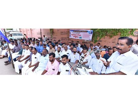 ഭാഷയെ കൈവിട്ടാല്‍ സംസ്‌കാരവും പാരമ്പര്യവും നഷ്ടമാവും: ഉമ്മര്‍ എംഎല്‍എ