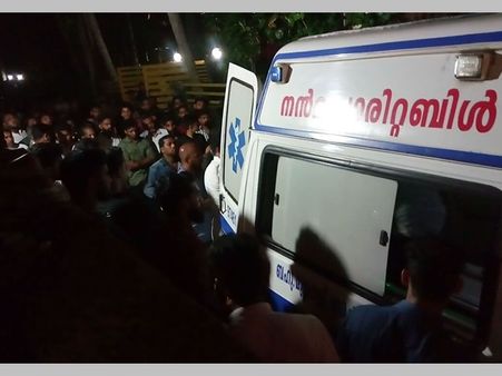 യുവാവിന്റെ ദുരൂഹ മരണം: നാട്ടുകാര്‍ രാത്രി റോഡ് ഉപരോധിച്ചു