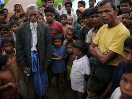 സൈന്യത്തിന്റെ കളികൾ നടക്കില്ല, റോഹിങ്ക്യൻ ജനങ്ങൾക്ക് തിരിച്ചറിയൽ കാർഡ്, ഇനി തൊട്ടാൽ പണികിട്ടും