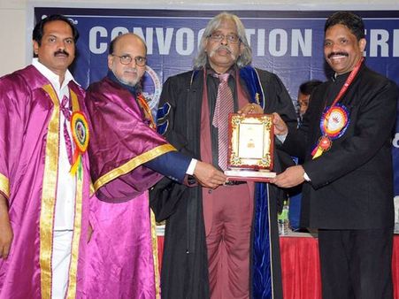 ഡോ. അമാനുല്ല വടക്കാങ്ങരക്ക് കിംഗ്‌സ് യൂണിവേഴ്‌സിറ്റിയുടെ പാരമൗണ്ട് ലിറ്റററി അവാര്‍ഡ്