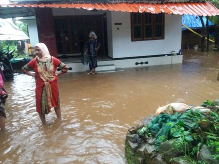 തുരുത്ത മലയിൽ ഉരുൾപൊട്ടി: മലവെള്ള പാച്ചിലില്‍ വ്യാപക നാശം