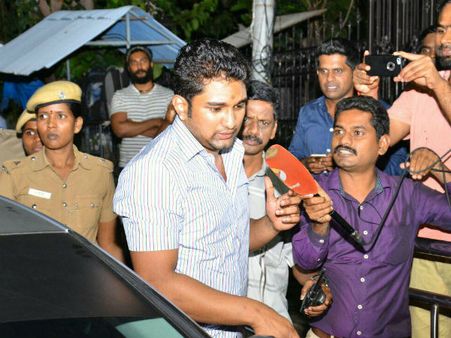 പോയസ് ഗാര്‍ഡനില്‍ ആദായനികുതി വകുപ്പിന്റെ റെയ്ഡ്... നിര്‍ണായക രേഖകള്‍ ലഭിച്ചു?