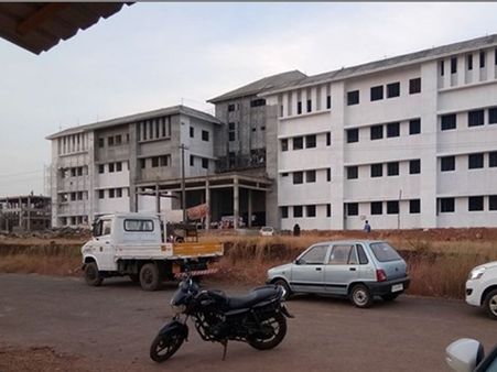 കാസര്‍ഗോഡ് മെഡിക്കല്‍ കോളേജ് യാദ്ധാര്‍ത്ഥ്യമാക്കാത്തതില്‍ പ്രതിഷേധവും ട്രോളും ശക്തം...