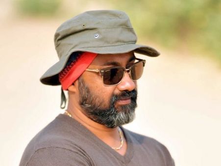 ഒരു കട്ടൻചായയ്ക്ക് 100 രൂപ! അതും നമ്മുടെ കൊച്ചിയിൽ.. സംവിധായകന്‍ സുജിത് വാസുദേവിന്റെ പോസ്റ്റ് വൈറൽ!!