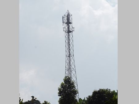 പുറം ലോകത്ത് നിന്ന് ഒറ്റപ്പെട്ട പൂവാറന്‍തോട്ടില്‍ മൊബൈല്‍ ഫോണ്‍ എത്തുന്നു