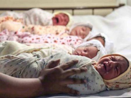 ''നാം ഒന്ന് നമുക്ക് നാല്''; ഹിന്ദുക്കൾ നാല് മക്കളെയെങ്കിലും വളർത്തണം , കാരണം...