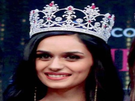 ആർത്തവത്തെ കുറിച്ച് ഇന്ത്യൻ ലോകസുന്ദരിക്ക് പറയാനെന്തുണ്ട്? മാനുഷി ചില്ലറിനെ കുറിച്ച് അറിയേണ്ടതെല്ലാം