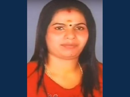 പാറിപ്പറന്ന് പൂമ്പാറ്റ സ്വകാര്യ ബസും അടിച്ചുമാറ്റി; ശ്രീലങ്കയിലെ സ്വർണ്ണം! കഥകൾ അവസാനിക്കുന്നില്ല...