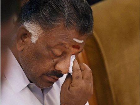 ഒപിഎസിനെതിരെ കൈക്കൂലി ആരോപണം, എന്നാൽ സത്യം ഇങ്ങനെ... വ്യവസായിയുടെ വെളിപ്പെടുത്തൽ