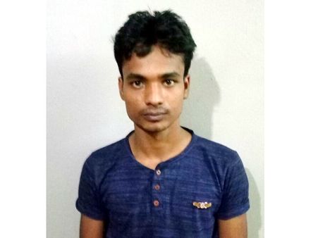 'സണ്‍', വിദ്യാര്‍ഥികള്‍ക്കായി കൊണ്ടുവന്ന 100ഗുളികകളുമായി ബംഗാളി പിടിയില്‍