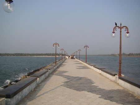 ഓഖി ചുഴലിക്കാറ്റ്: കടലില്‍ തിരച്ചിലിനായി വീണ്ടും 25 ബോട്ടുകള്‍