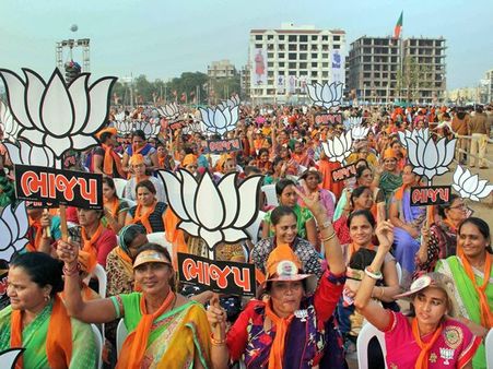 ഞെട്ടിവിറച്ചു.. തോൽക്കുമെന്ന് പേടിച്ചു.. ഗുജറാത്തിൽ ബിജെപി പിടിച്ചുനിന്നു... ആറാം തവണയും ഭരണത്തിൽ!!