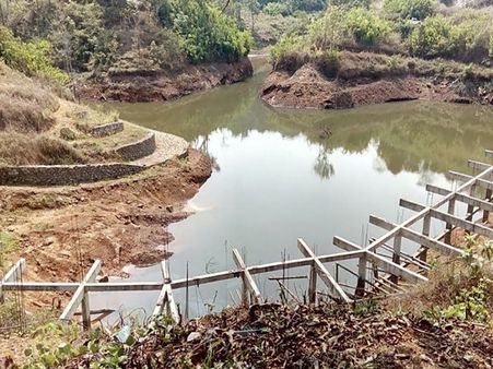 അന്‍വറിന്റെ അനധികൃത തടയണ രണ്ടാഴ്ച്ചക്കകം പൊളിക്കാന്‍ നോട്ടീസ് നല്‍കുമെന്ന് മലപ്പുറം ജില്ലാ കലക്ടര്‍, ചാനല്‍ ക്യാമറക്ക് മുന്നില്‍ പറയില്ലെന്നും കലക്ടര്‍