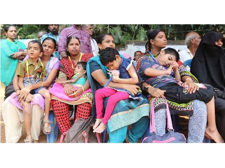 അമ്മമാരുടെ നെഞ്ചിലെ തീ സമരപ്പന്തമായി ആളിക്കത്തി