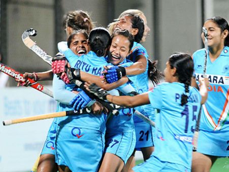 ഹോക്കിയില്‍ ആഹ്ലാദിക്കാന്‍ ഏഷ്യാ കപ്പ് കിരീടം മാത്രം!! വനിതാ ടീമിന് ചരിത്രനേട്ടം....