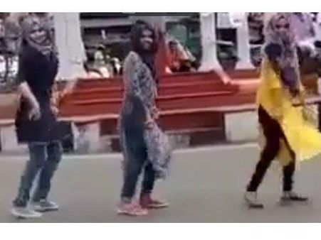 പുരുഷന്റെ ഔറത്ത് എത്ര? മുട്ടോളം ഇറക്കമുള്ള ട്രൗസറിൽ ഫുട്‌ബോൾ കളിക്കുന്നതോ? സമസ്ത നേതാവിന്റെ ചോദ്യം