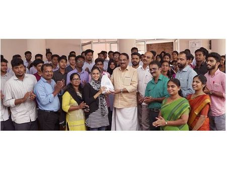 മരംനട്ട് സെല്‍ഫിയെടുത്താല്‍ പോര, പരിചരിക്കുകയും വേണം - ഗ്രീന്‍ ക്ലീന്‍ കോഴിക്കോട് വൃക്ഷത്തൈ പരിപാലന മത്സരത്തിനു തുടക്കം